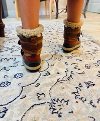 Authentic Burberry Mini Windmere Shearling Boot Khaki – Size EU29US11.5