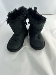 UGG Bailey Bow II Boots Kids Size 10 Black Shearling Suede Ribbon Fur Lined