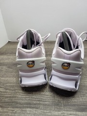 Nike Air Max Dn 8 Light Pink White Mesh Unisex Kids Athletic Sneakers 6 Y
