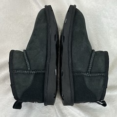 UGG Kids Classic Ultra Mini Boots Black Size 1 Everyday Essential 1130750K