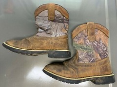 Itasca buckaroo camo youth Boots (size 3