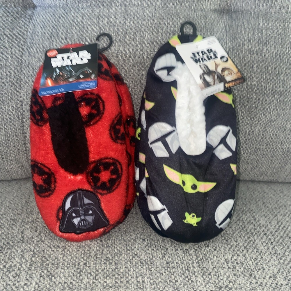 Kids‘ Snuggle Toes Star Wars Darth Vader Slipper Socks size S/M and M/L