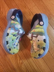 Crocs Classic Bluey Blue Multicolored Kids Clogs/Mules Size J 5 EUC