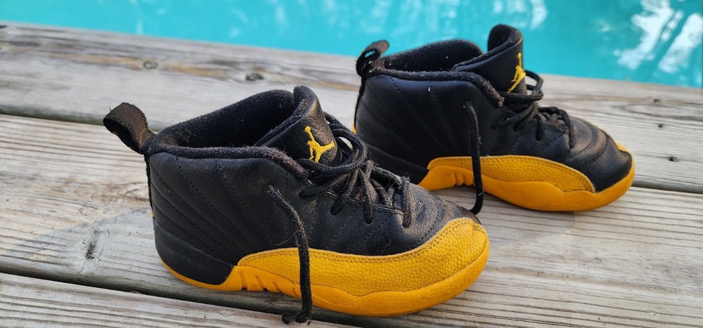 shoes , Jordan authentic used but fair 10C