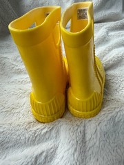 Nearly New $60 UGG Kids‘ Drizlita Boots (1130361T) Canary Yellow US7/UK6/EU23.5