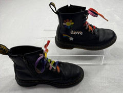 Dr. Martens 1460 Pascal Rainbow Stitch Boots – Kids Size 2