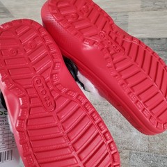 Crocs Classic Lined Santa Clogs Sz J2 2 Sandals Christmas Holiday Slip On Fuzzy