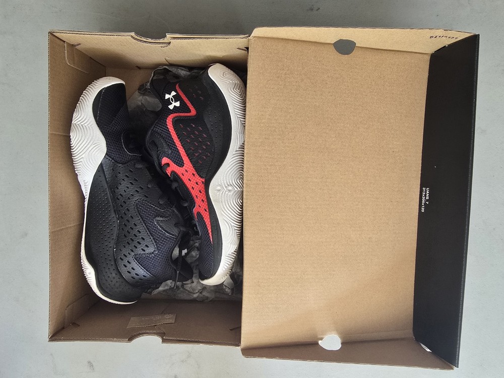 NEW with Box Under Armour UA GS Jet ’23 Kids Basketball Sneakers Black/Red 6Y
