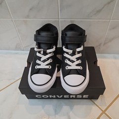 Chuck Taylor boys CTAS MALDEN STREET BOOT MID SIZE 3