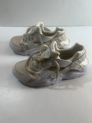 Size 7 (Y) – Nike Huarache Run Low White Pure Platinum