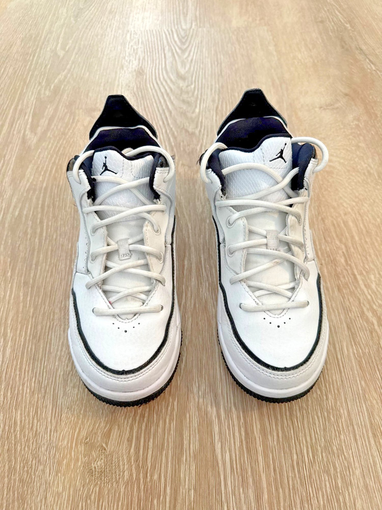 Nike Air Jordan Courtside 23 Leather Trainers US Size 2 White Black CLEAN