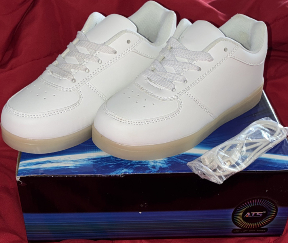 ATS LED Light Glow Shoes White Low Top Sneaker Unisex Kids US 3.5 EU 35