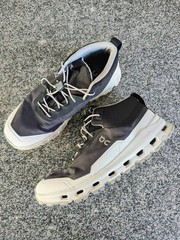 ON Cloudhero Waterproof Black Grey White Youth Running Shoes Size Y6.5