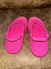 Crocs Iconic Pink Thong Flip Flop Elastic Strap Back Sandals Size C11