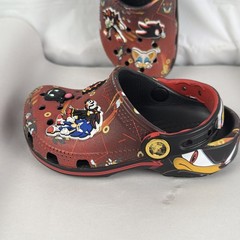 Sonic The Hedgehog Crocs Size C7