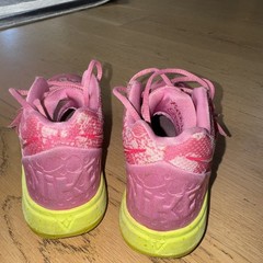 NIKE x SpongeBob SquarePants KYRIE 5 „Patrick Star“ Size 2 PINK Nickelodeon