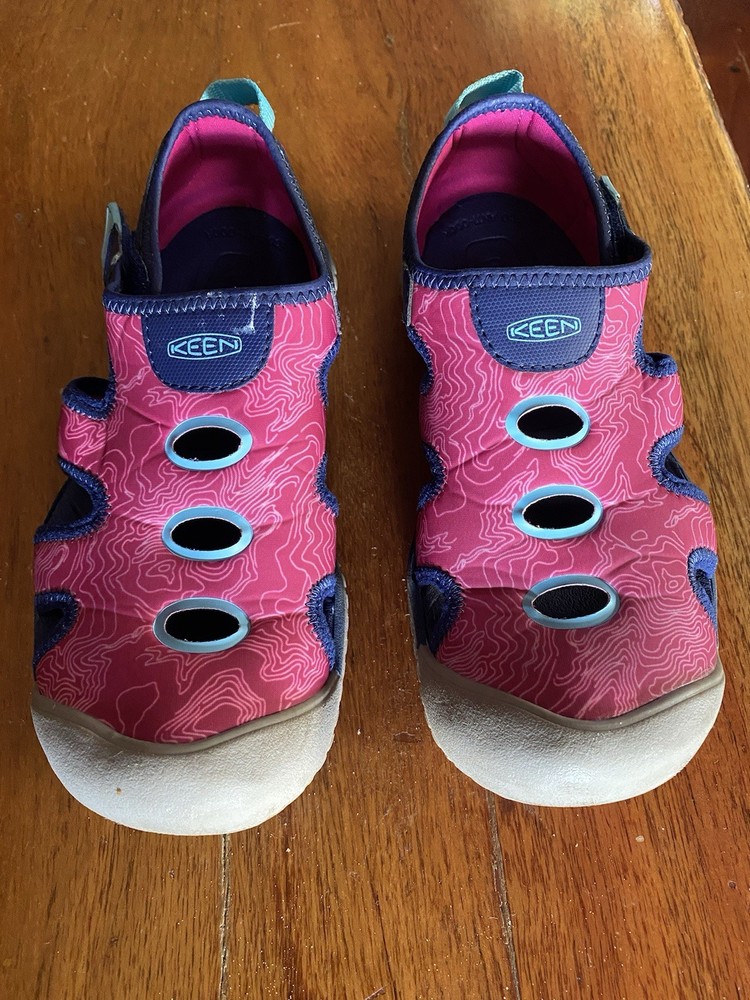 Sz 3 Big Kid KEEN Stingray Closed Toe Water Sandals, Hot Pink