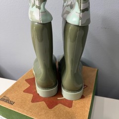 MINI MELISSA light green rain boots w/ camo liner size 11 youth Kids Rubber
