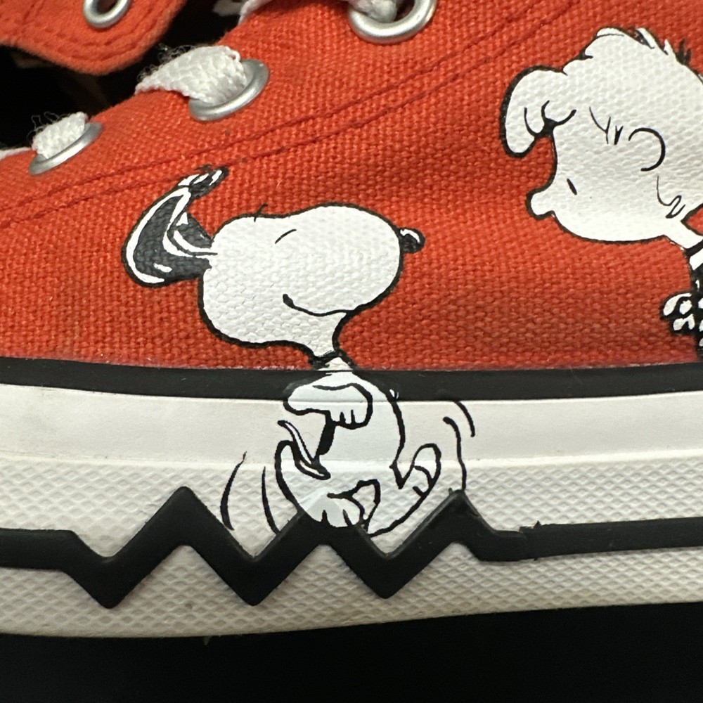 PEANUTS Converse Chuck Taylor Kids All Star Hi Tops Charlie Brown Youth sz 2