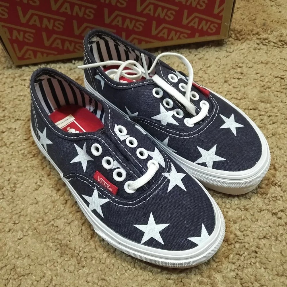 New Vans Authentic Skate Shoes – Stars and stripe – Kid’s Size 11.5
