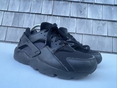 Nike Air Huarache Triple Black Sneakers Shoes 654275-016 Kids Size GS 7Y