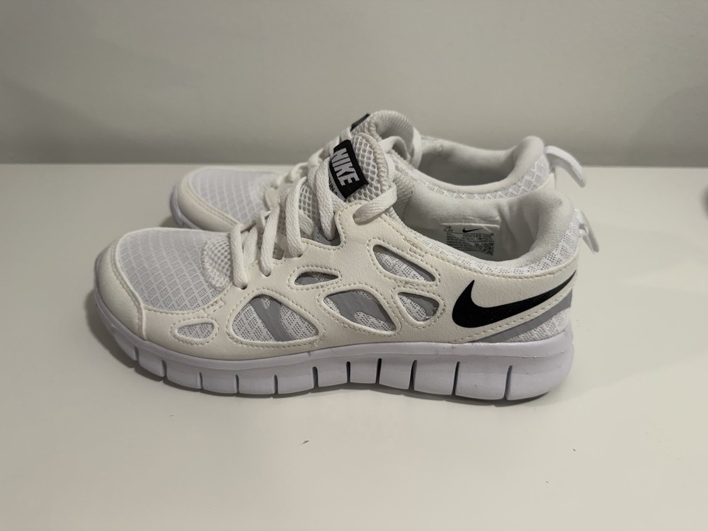 Nike Free Run 2 GS White Black Kid Size 5.5Y Running Athletic Shoes DD0163-100