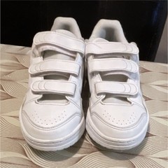 adidas Unisex Kids Low Top Sneakers White Hook & Loop Strap Logo Accent