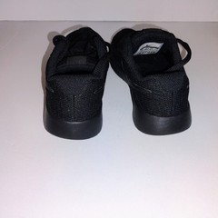 Nike Tanjun, Kids Sneaker, Shoes, Black, Size 11C, Pre-owned, Excellent