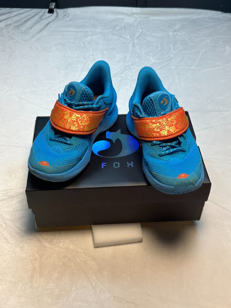 6.5Y – Under Armour Curry Fox 1 ‚Happy Fox Day‘ 6000558-419 Boys OG box