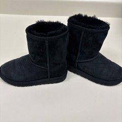 UGG Kids Classic II SHORT Boot 1017703K BLACK size 12