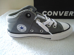 “ NIB “ Converse Juniors Size 11 Gray Chuck Taylor All Stars Gym Shoes “ GREAT „