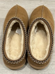 UGG Tasman Slipper Chestnut, Size 6M