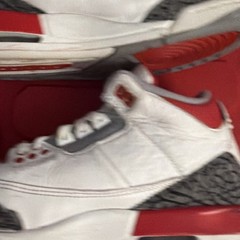 Size 5.5Y – Jordan 3 Retro Fire Red (2022) (GS) (DM0967-160)