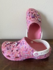 Crocs Classic Clog Sanrio Hello Kitty Kids US 8 Pink Graphic Jibbitz Strap