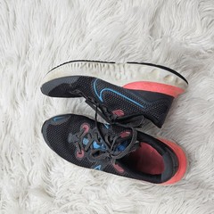 Nike Renew Run Youth Size 4Y Sneaker Black Blue Red Shoes CT1430-090