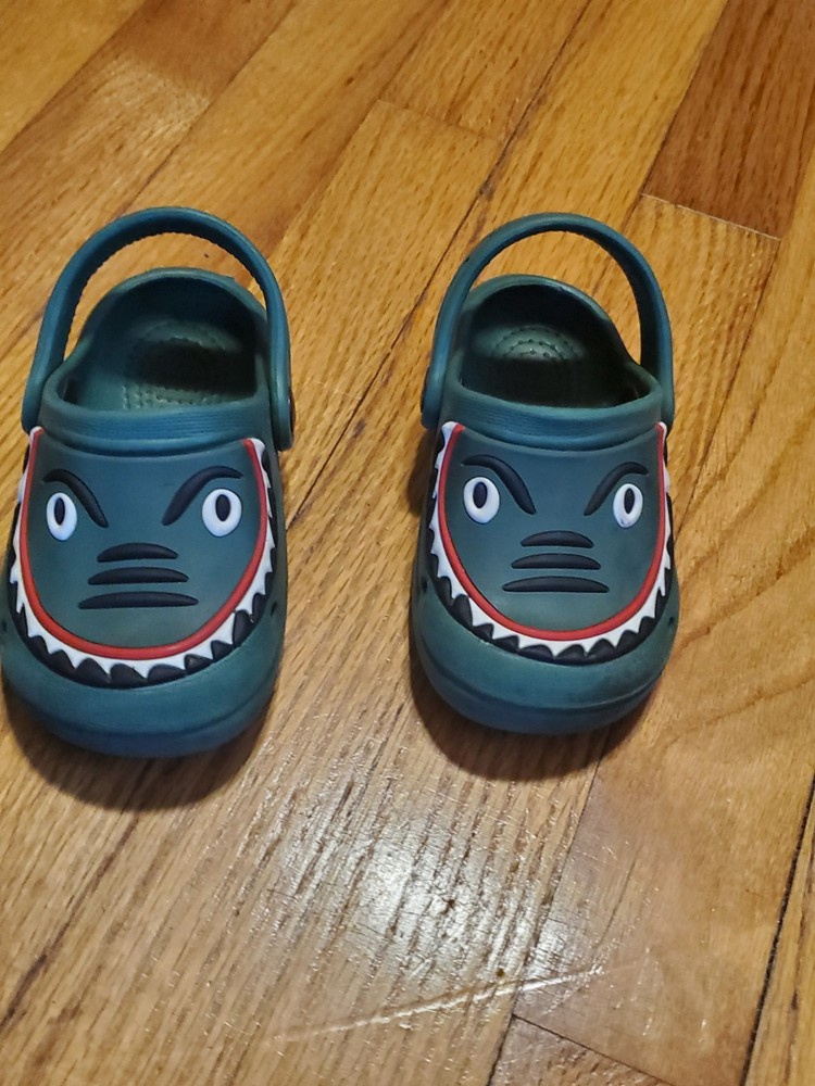 Lily and Dan Shark Clogs Size 5/6 Summer Beach Play Vacation Pool Coast