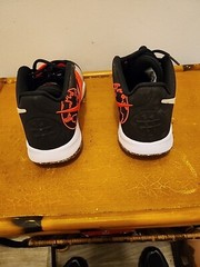 Size 6Y (GS) – Nike Kyrie Flytrap 3 SE Low Light Smoke Grey Bright Crimson