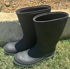 Black Rubber Rain Work Boot Waterproof Youth Size 8 USA, Thick Green Tread