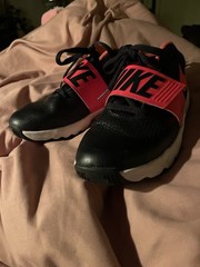 Nike Team Hustle D8 Size US Y5 Sneakers Black and Pink Basketball