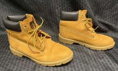 Timberland Junior Waterproof Wheat Nubuck Boots – 5.5 Youth