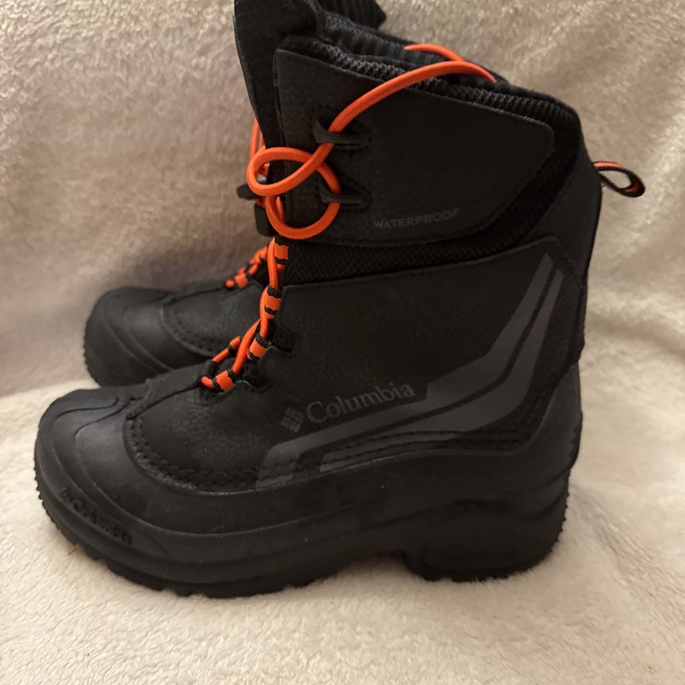 Columbia Bugaboot Plus IV Boots Youth 4 Omni Heat 400g Insulated Winter Black
