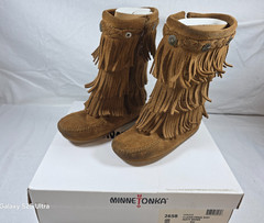 Minnetonka Child’s 3-Layer Fringe Boots – Dusty Brown, Size 10