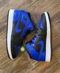 Air Jordan 1 Mid Hyper Royal GS, Big kid 6 Youth, 7.5 Women’s