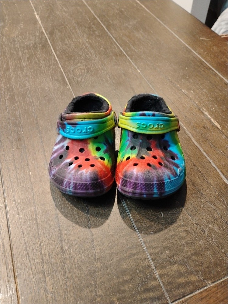 Crocs Kids Size C7 Clog Shoes Multi Color Tie Dye Black, Yellow, Red,Blue size 5