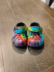 Crocs Kids Size C7 Clog Shoes Multi Color Tie Dye Black, Yellow, Red,Blue size 5
