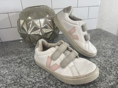 Veja Esplar Pink White Leather Double Strap Little Girls Size 2 US Used