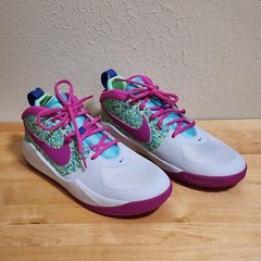 Size 6Y (GS) – Nike Team Hustle D9 Digi Pixel – Platinum & Fuchsia