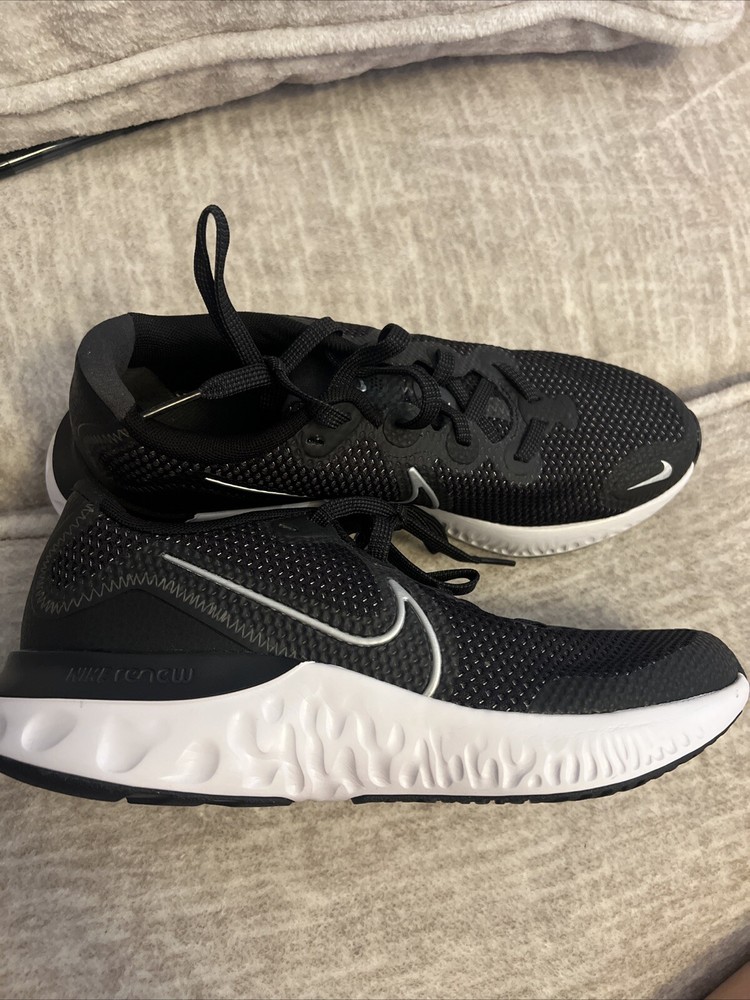 Nike Renew Run GS ‚Black Metallic Silver‘ CT1430-091 Youth 6Y