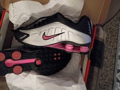 Nike Shox R4 (GS) Unisex Kids Low Top Sneakers Black/Silver/Pink 7Y CW2626-006