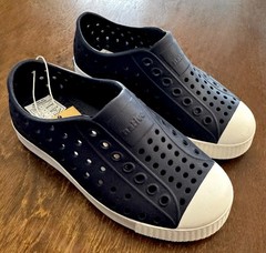 native JEFFERSON Waterproof SLIP-ON Low Top SNEAKERS in Navy Blue – CHILDS 11 US